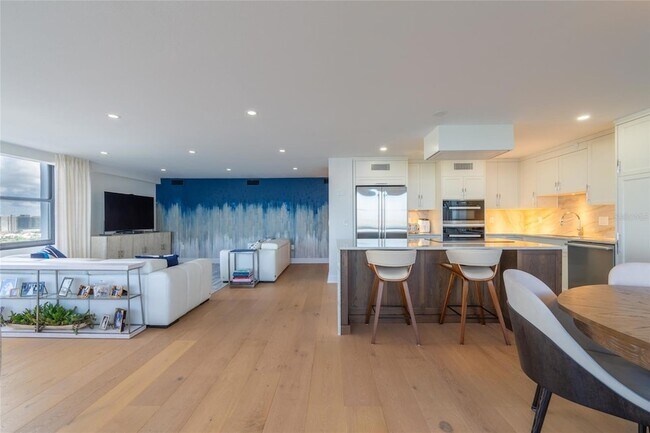 Building Photo - 770 S Palm Ave