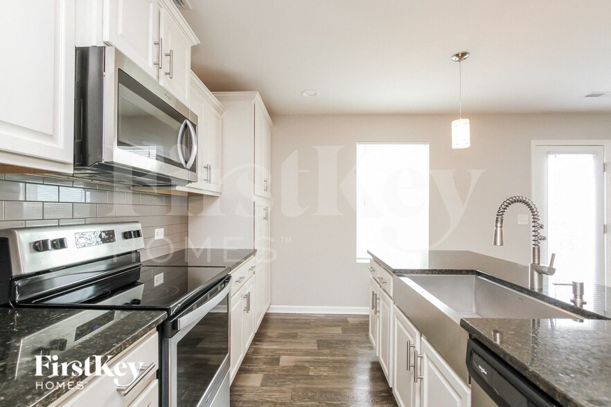 Building Photo - 167 Hidden Lakes Rd