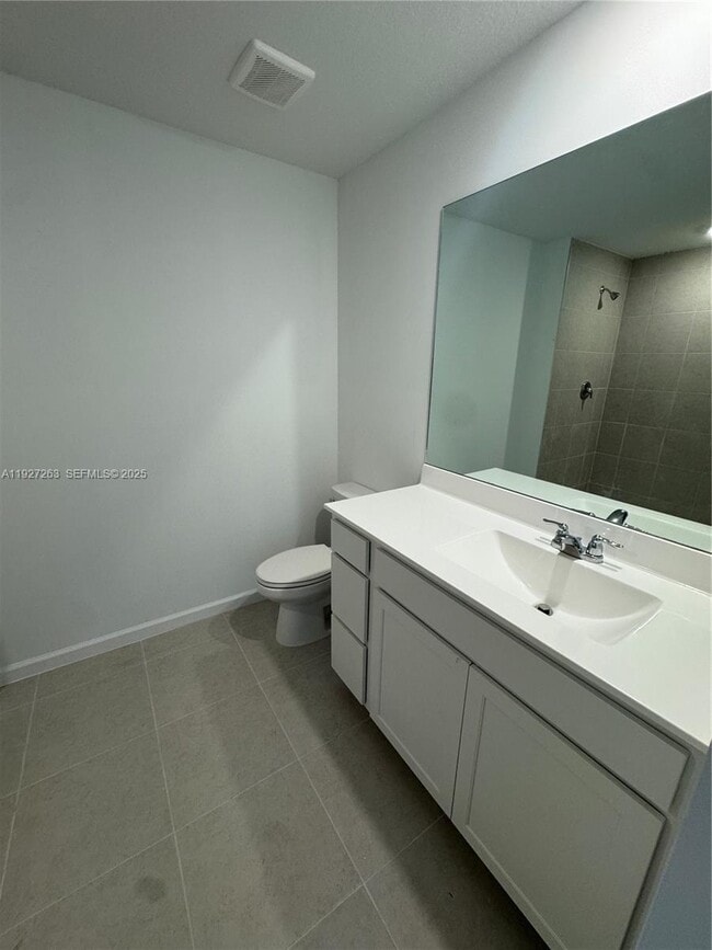 Building Photo - 5837 NW Sweetwood Dr