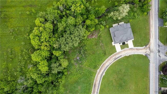 Building Photo - 10 Bentley Dr