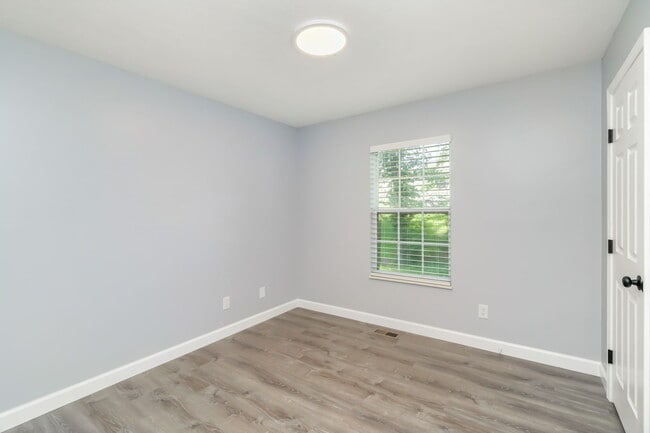 Building Photo - 1826 Tillery St NE