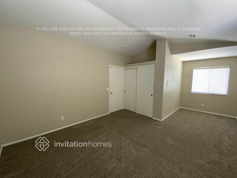 Building Photo - 1847 E Quartz Landing Ave