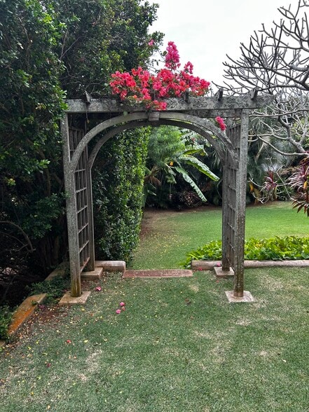 Building Photo - 5142 Lawai Rd