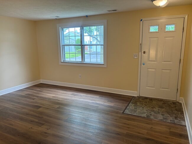 Building Photo - 32A Chestnut Ct