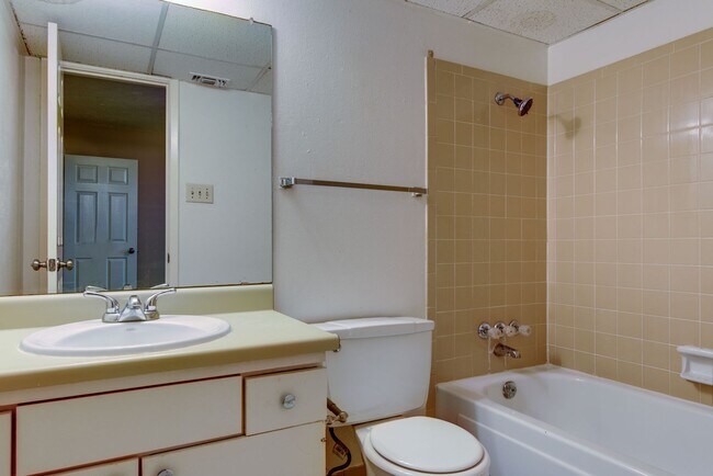Building Photo - Apartment for rent!