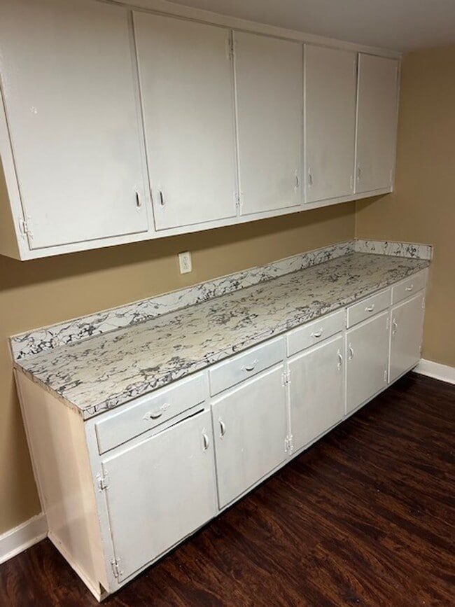 Building Photo - Wonderful home for rent in Tarrant.