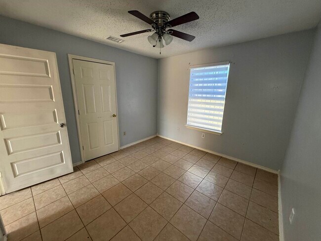 Building Photo - 311 Soria Dr