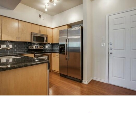 Building Photo - 3102 Kings Rd