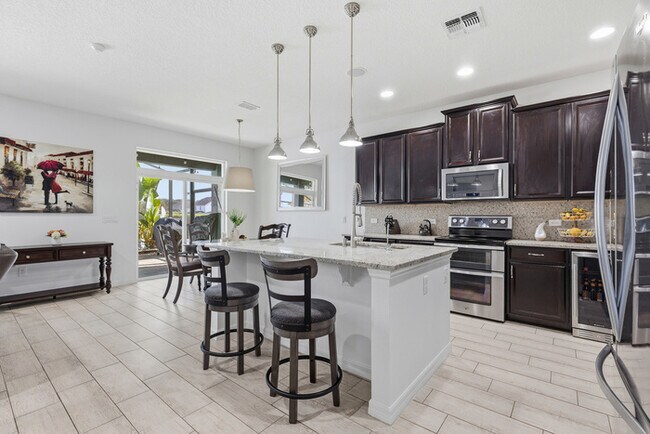 Building Photo - Waterfront Lake Nona Pool Home