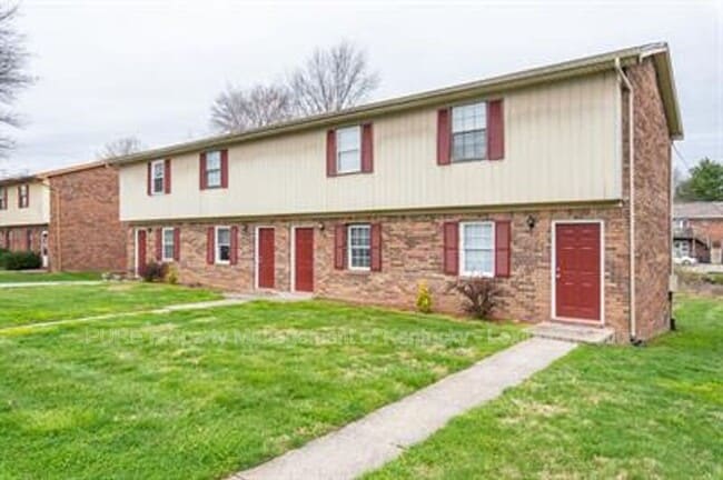 Building Photo - 209 Landings Dr