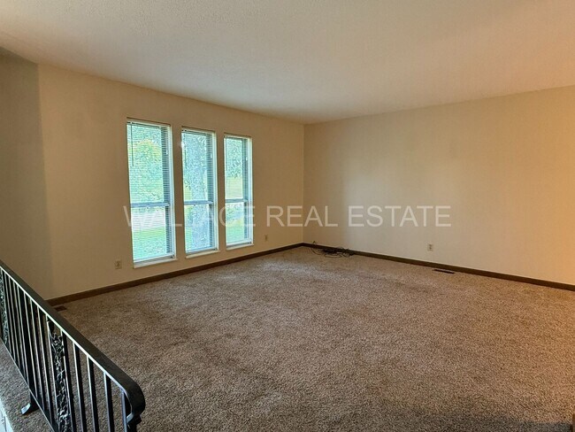 Building Photo - 4 BEDROOM HOUSE IN KINGS GATE SUBDIVISION ...
