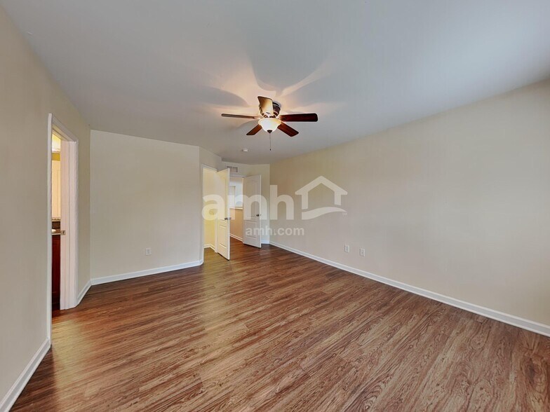Building Photo - 1324 Lombar St
