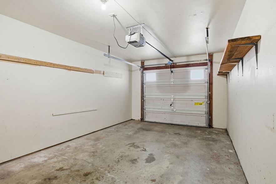 Extra Long Garage - 12202 E 10th Ave