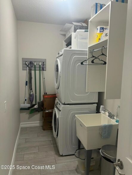 Building Photo - 1805 Noel Pl