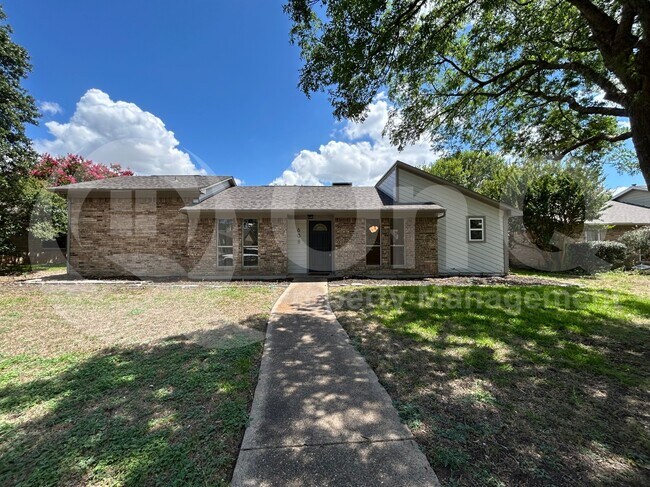Building Photo - 608 High Meadow Dr