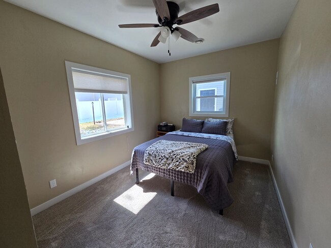 Building Photo - 1693 W Butte Des Morts Beach Rd