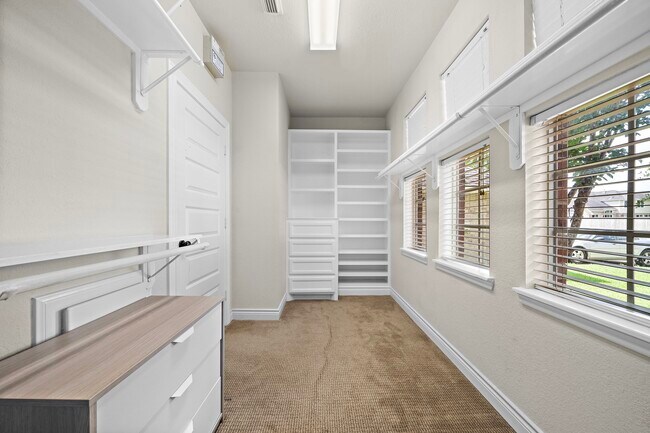 Building Photo - 22634 Cascade Springs Dr