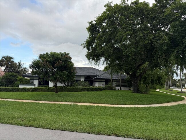 Building Photo - 2029 Greenview Cove Dr