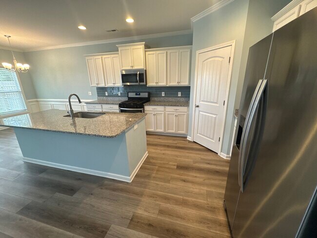 Building Photo - 78 Violetear Rdg