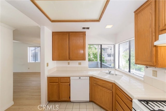 Building Photo - 2577 Plaza del Amo