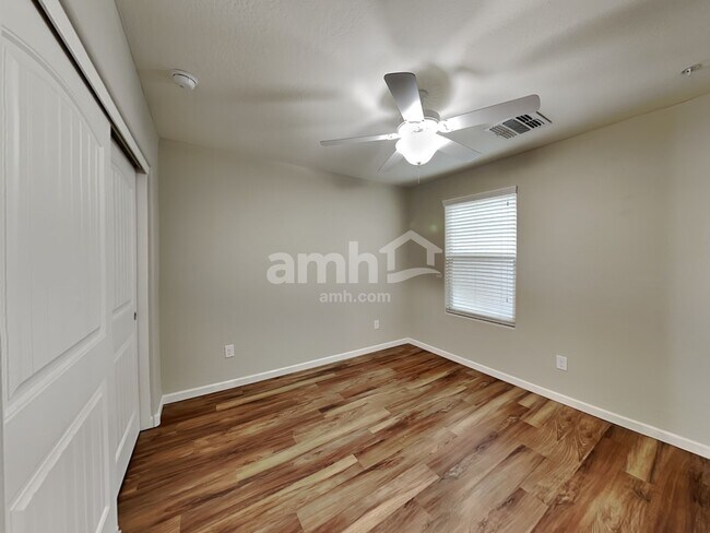 Building Photo - 20759 W Maiden Ln