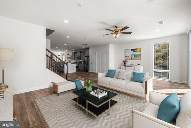 Building Photo - 900 Gilbert Rd