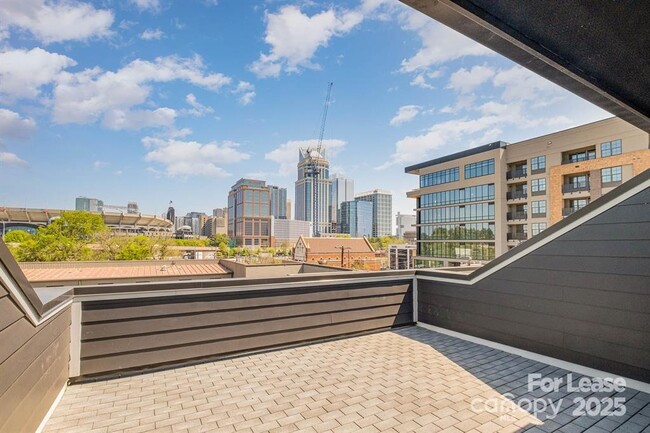 Building Photo - 1225 Minter Pl