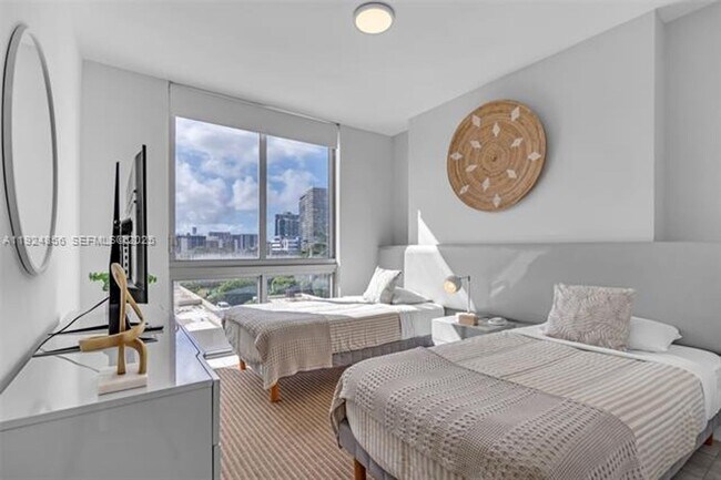 Building Photo - 3900 Biscayne Blvd