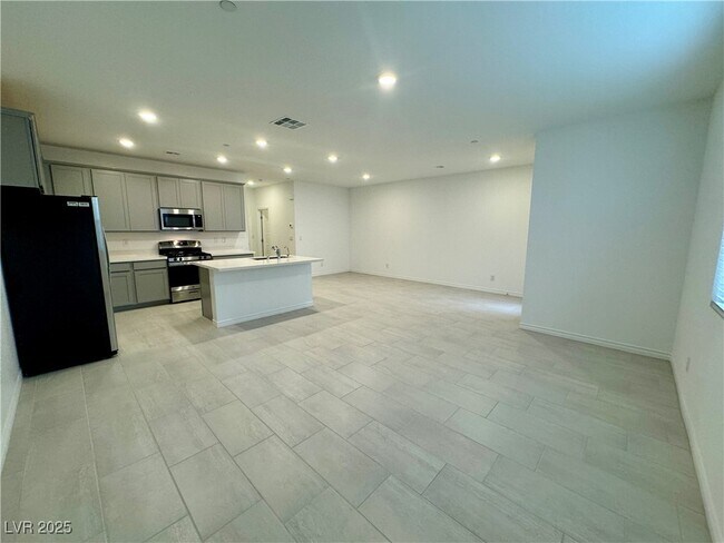 Building Photo - 337 Laurel Peak Dr