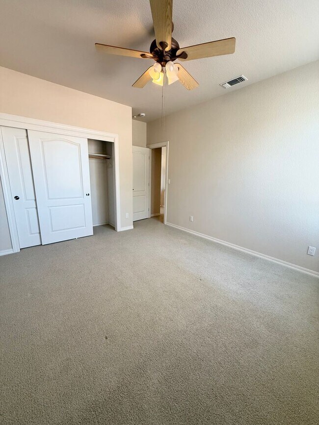 Building Photo - 3 BEDROOM 2 BATH HOME IN TEMPLETON!! MOVE IN READY