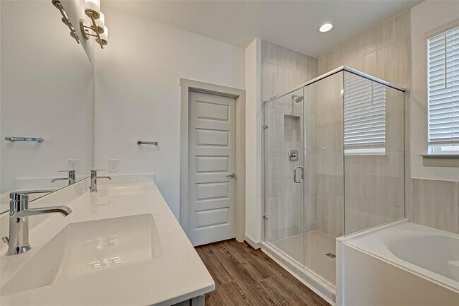 Building Photo - 28451 Hazel Trl
