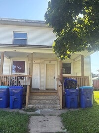 Building Photo - 27 2nd Ave SE