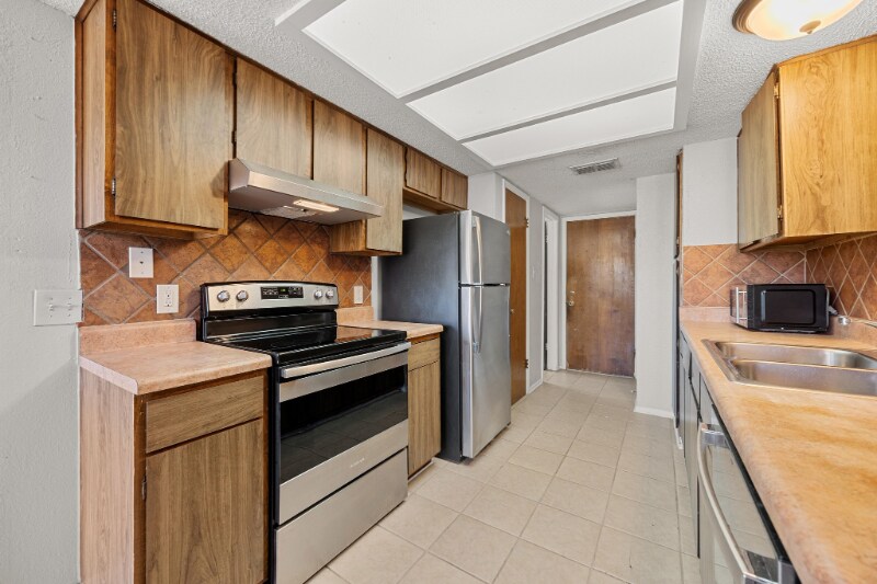 Building Photo - 9024 Sawtooth Ln