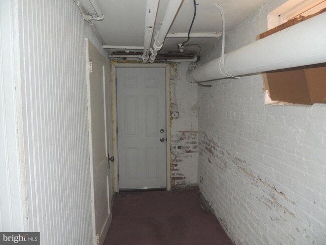 Building Photo - 1465 Girard St NW