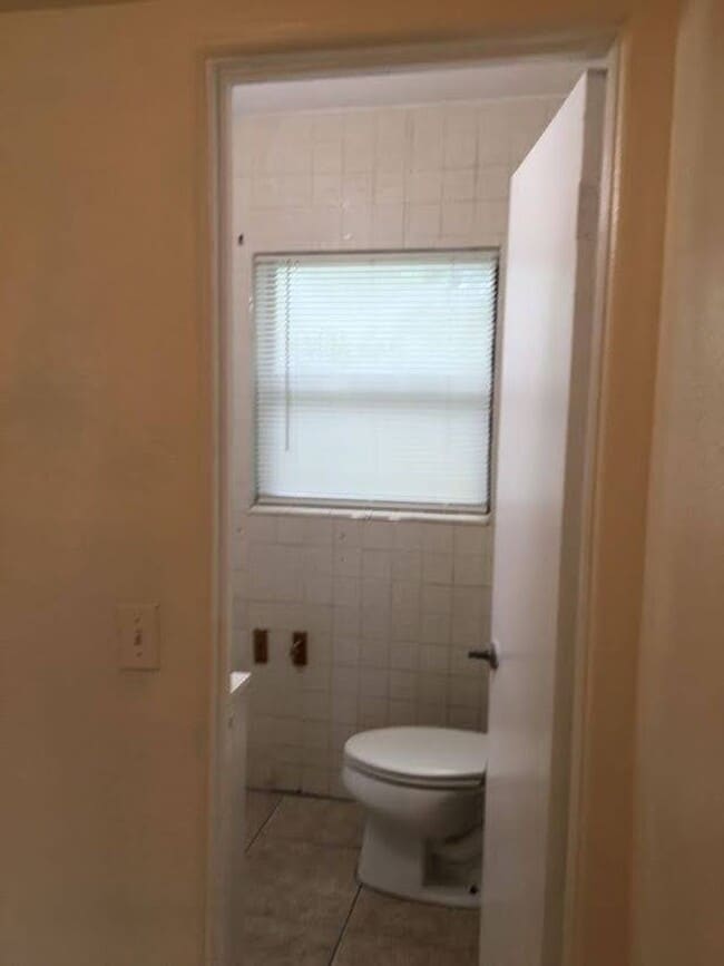 Building Photo - 2 bedroom 1 bath