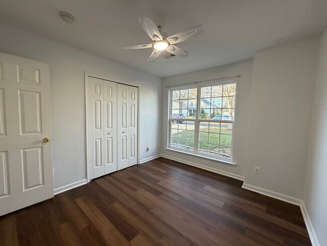 Building Photo - 1863 New Castle Dr