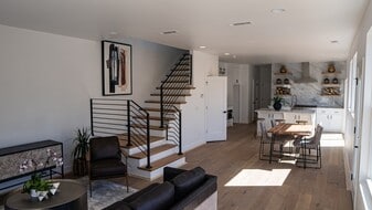Building Photo - Holly Luxury Living