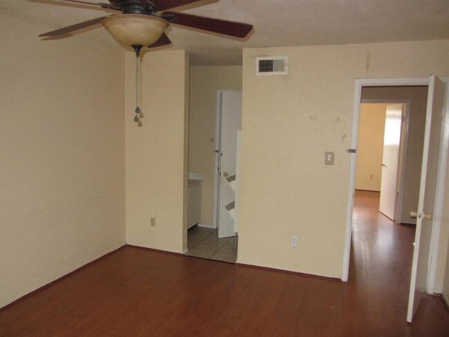 Building Photo - 8405 Wilcrest Dr