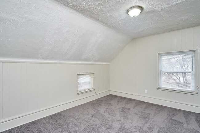 Building Photo - New 3 Bed 2 bath home