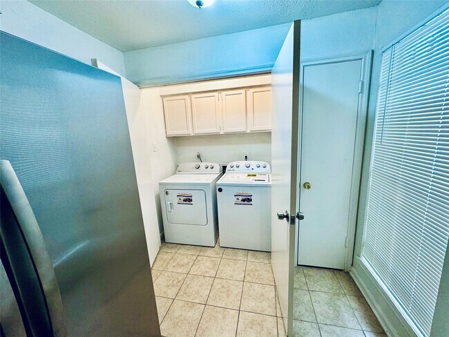 Building Photo - 5810 Twisted Pine Ct