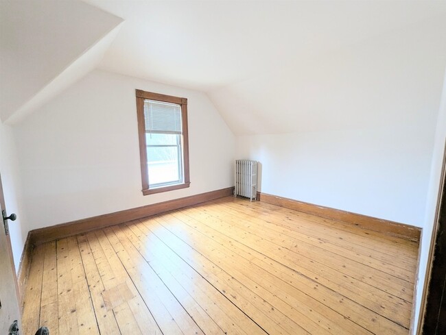 Building Photo - 417 Cliff St