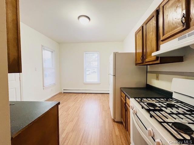 Building Photo - 120 Monhagen Ave