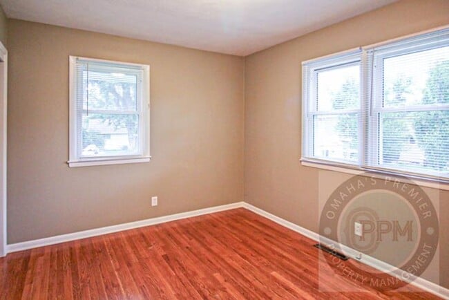 Building Photo - Spacious 4 Bedroom 2.5 Bath Family Home!
