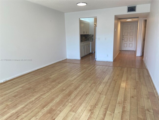 Building Photo - 1100 SW 128th Terrace