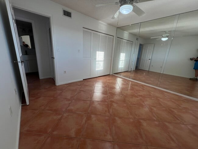 Building Photo - 100 Intracoastal Pl