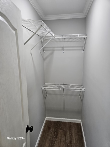 Building Photo - 513 Main St