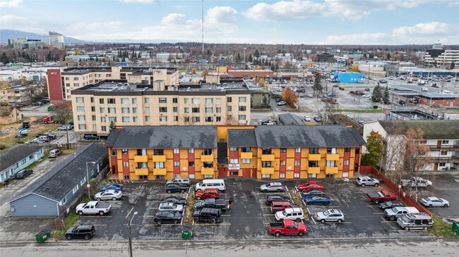 Building Photo - 1046 W 26th Ave