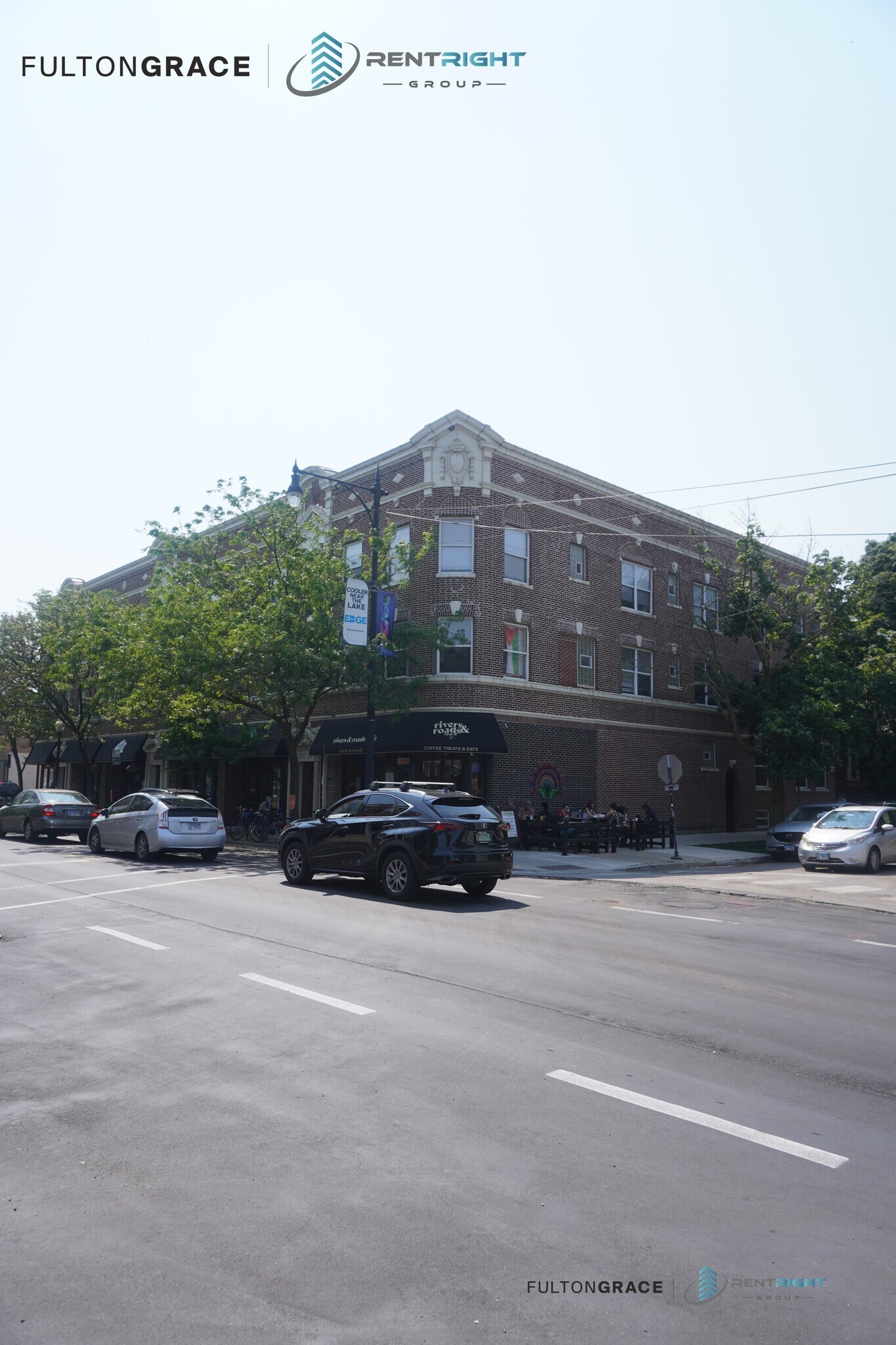 Building Photo - 1253 W Devon Ave