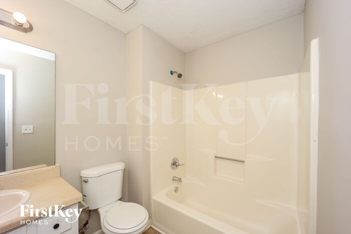 Building Photo - 2097 Phillips Rd