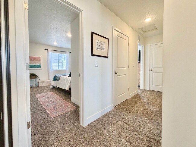 Building Photo - 7239 Woods Rose Dr